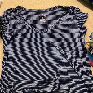 American Eagle tshirt